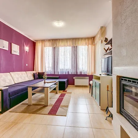 Colorful 2bd With Indoor Fireplace And Mountain View By Flat Mаnager Lägenhet *