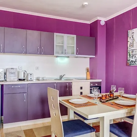 Colorful 2bd With Indoor Fireplace And Mountain View By Flat Mаnager Lägenhet